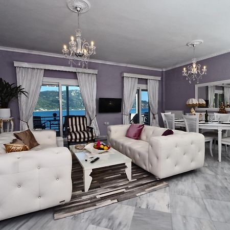 Villa Euphoria Apts Afión 外观 照片