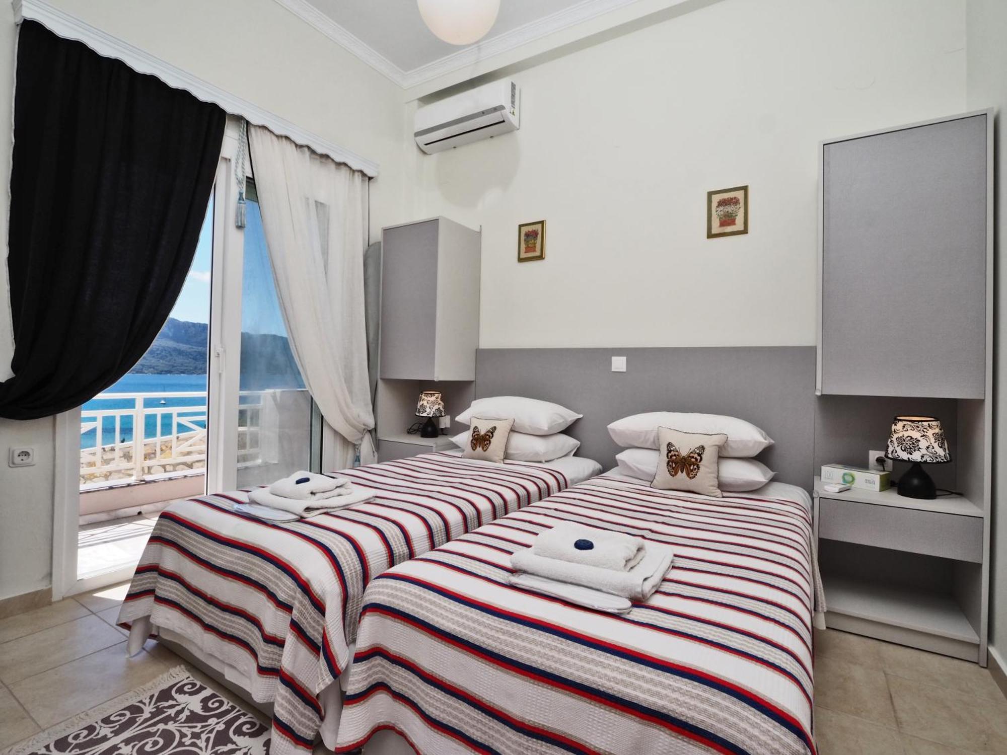 Villa Euphoria Apts Afión 外观 照片