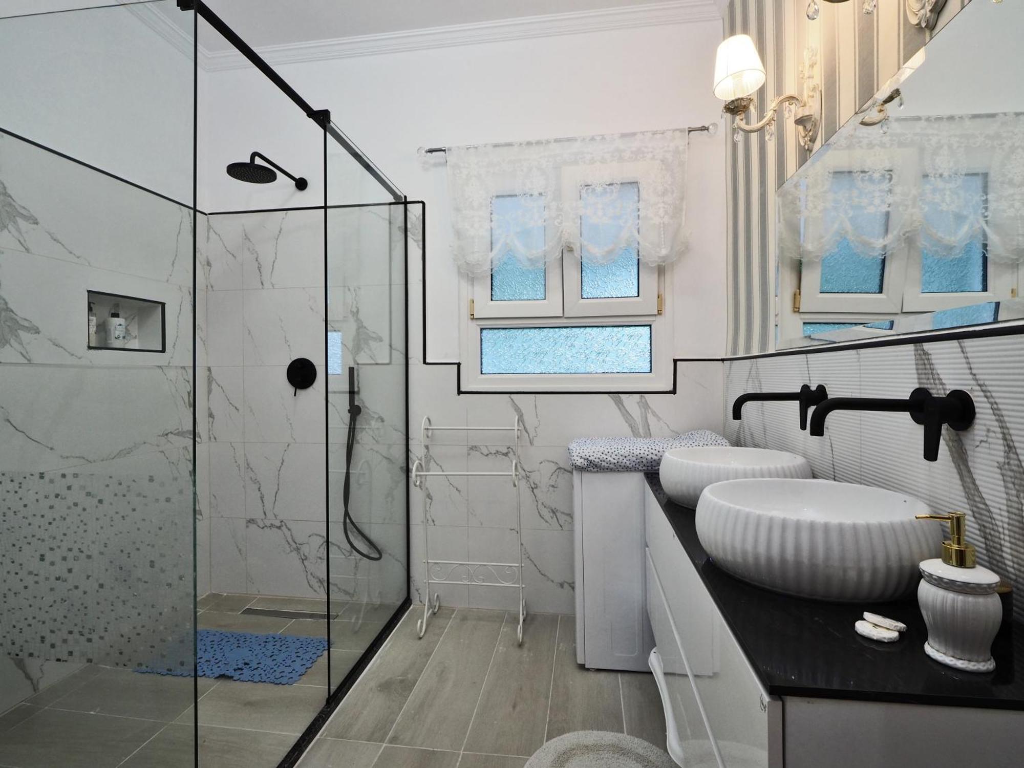 Villa Euphoria Apts Afión 外观 照片